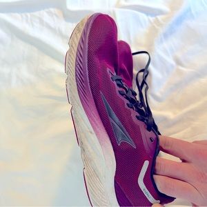 Altra Rivera 3 size 7.5